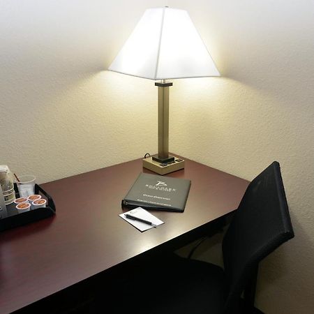 Cobblestone Inn & Suites - Manning Ngoại thất bức ảnh