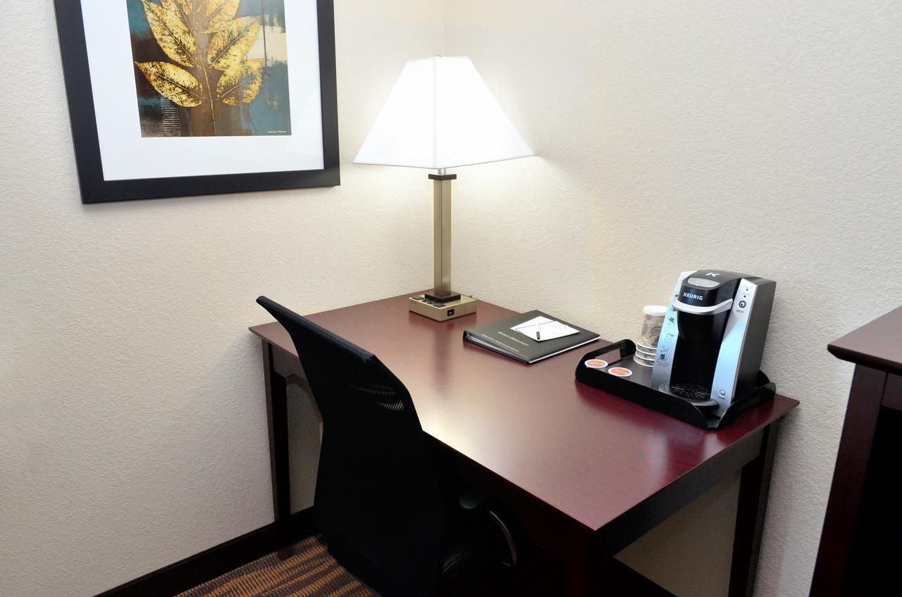 Cobblestone Inn & Suites - Manning Ngoại thất bức ảnh