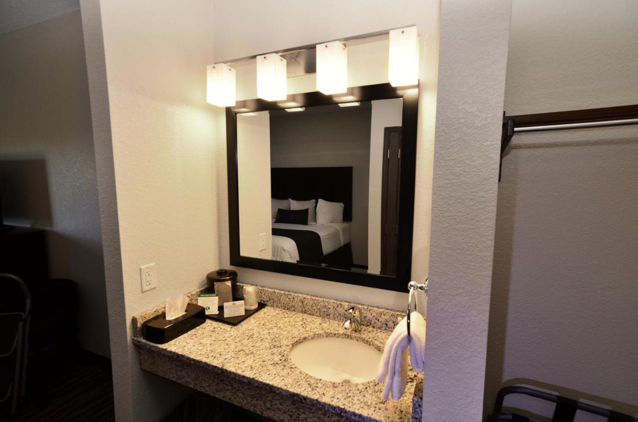 Cobblestone Inn & Suites - Manning Ngoại thất bức ảnh